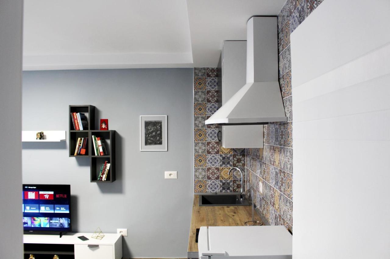Appartement 2V1 - Blloku Bkt à Tirana Extérieur photo