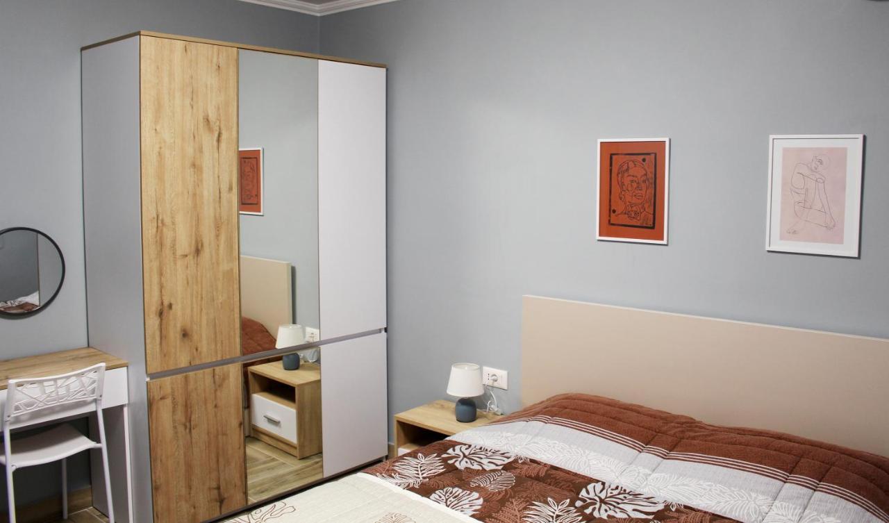 Appartement 2V1 - Blloku Bkt à Tirana Extérieur photo